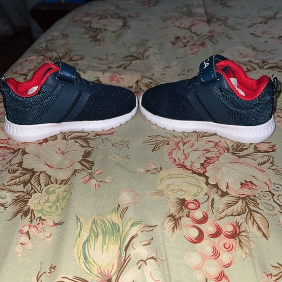 Gently used kids Nautica sneakers! Easy slip on with Velcro ! - Picture 3 of 5
